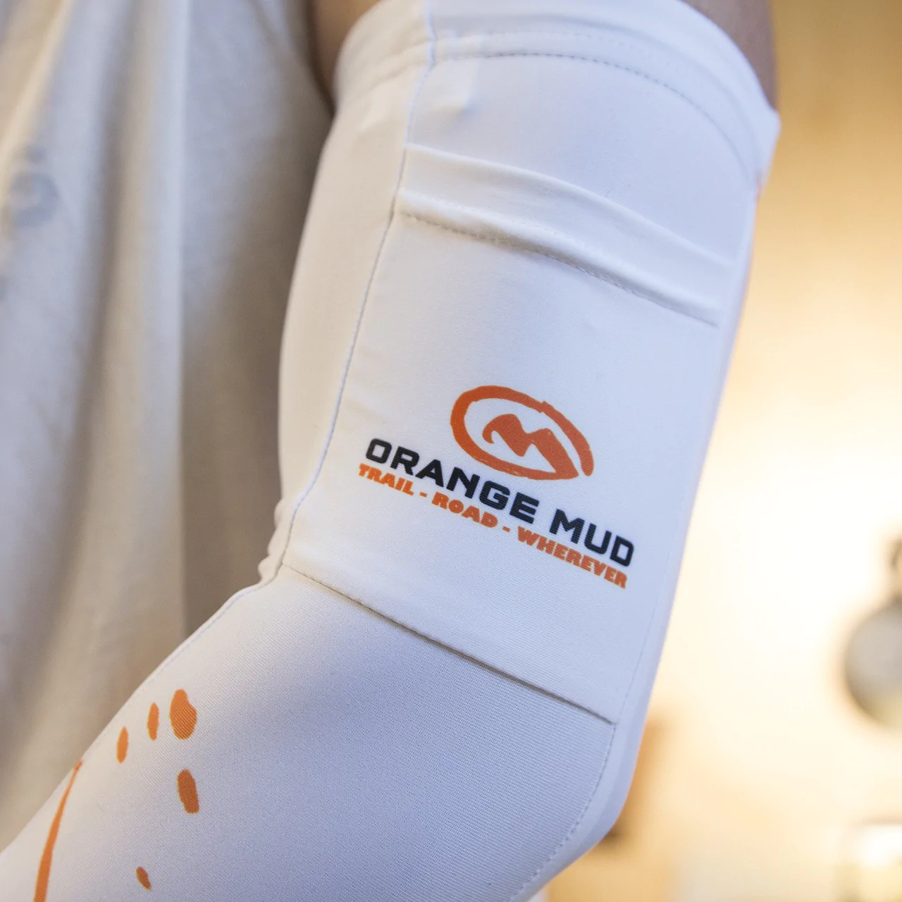 Arm Cooler/Warmer, Gel Storage, Phone Holder, For Run And Ride - White - Large