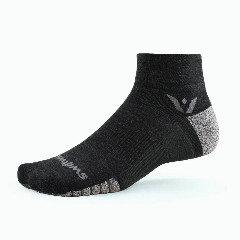 SWIFTWICK Socks FLITE XT TRAIL - TWO / QUARTER CREW - COAL - Medium